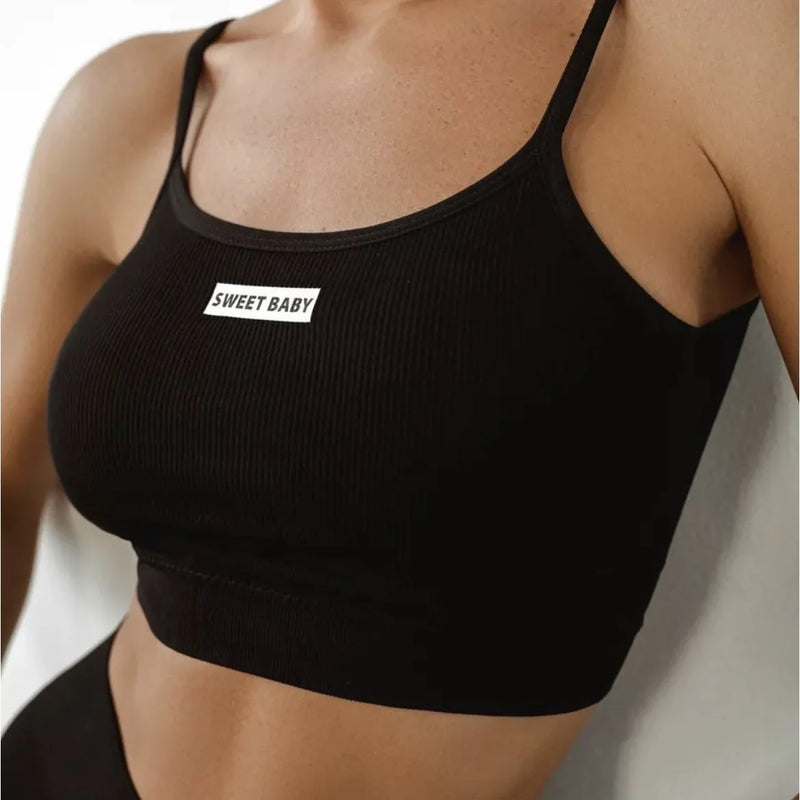 Conjunto de roupa feminina confortável ideal para academia.