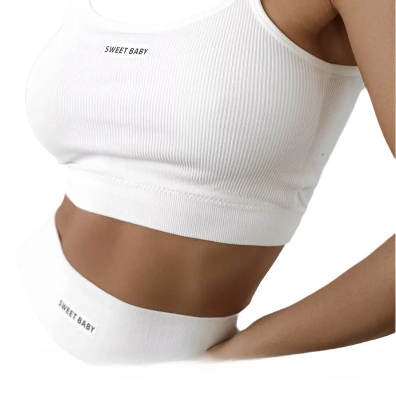 Conjunto de roupa feminina confortável ideal para academia.