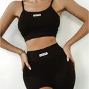 Conjunto de roupa feminina confortável ideal para academia.